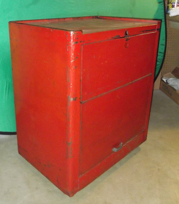 Cabinet 2 (1).jpg